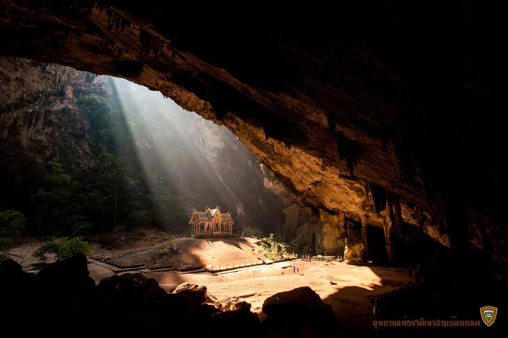 泰國三百峰國家公園（圖片來源：Khao Sam Roi Yot National Park）