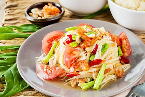 東北人喜歡重口味的食物，常將一些經典的伊森菜列入他們喜愛的創意之中。（來源：泰旅局）