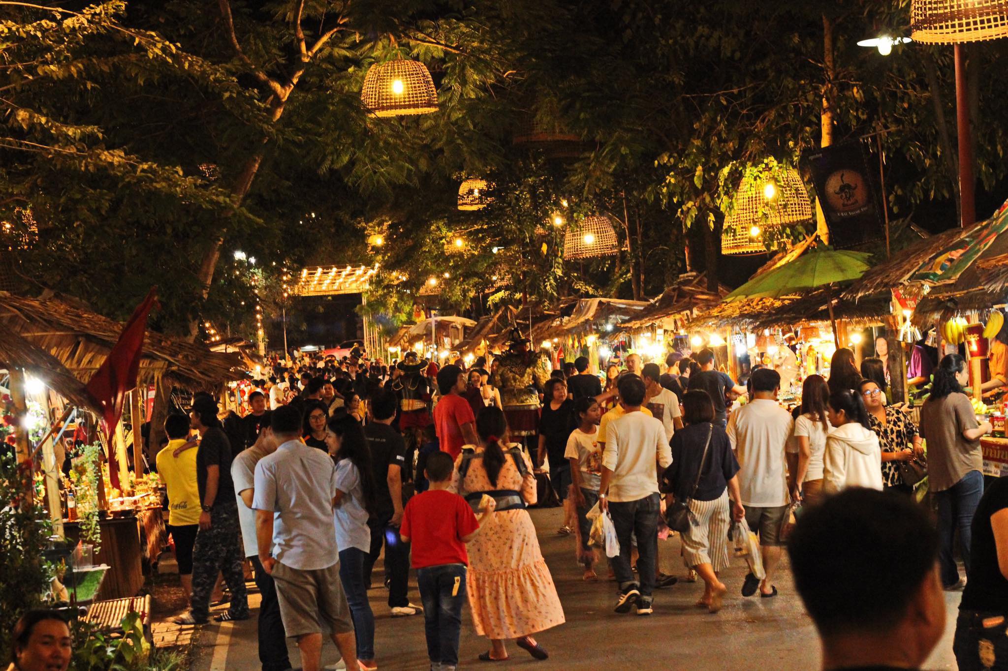 【大城旅遊】大城假日復古夜市:必吃3大特色泰國傳統小吃